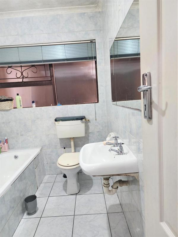 8 Bedroom Property for Sale in Belgravia Western Cape